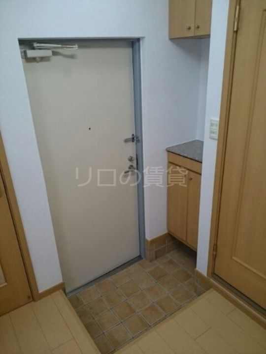 プリムヴェールIの玄関