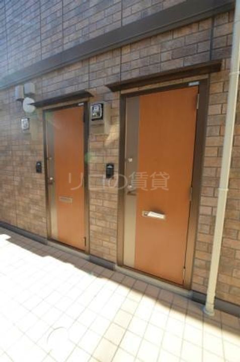 キャトルセゾン蒲田の玄関