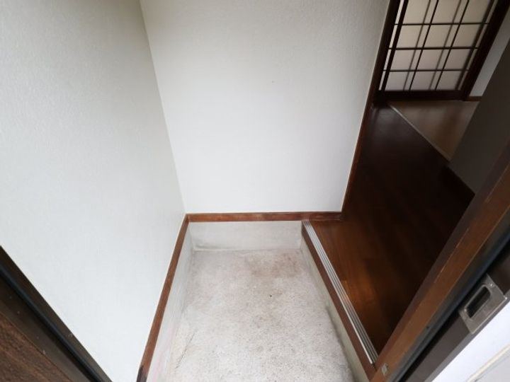 愛媛県松山市鷹子町(一戸建)の賃貸物件の玄関