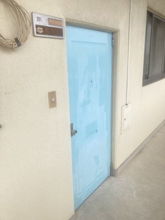 コーポ波藤301の玄関