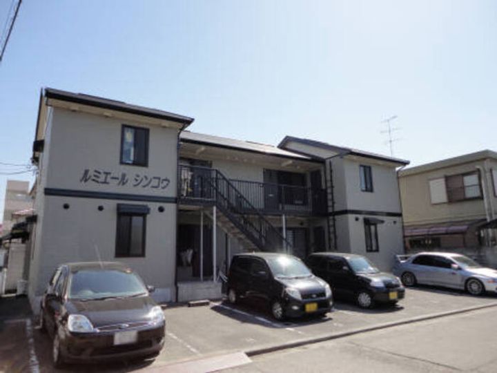 ルミエールシンコウ201の外観