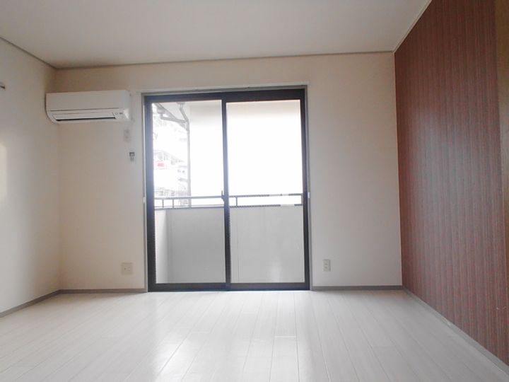 ルミエールシンコウ201の居間