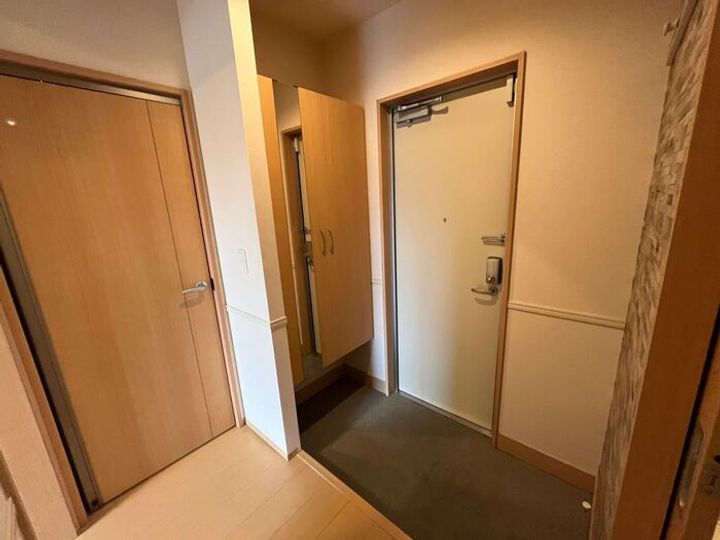 felice岩崎の玄関