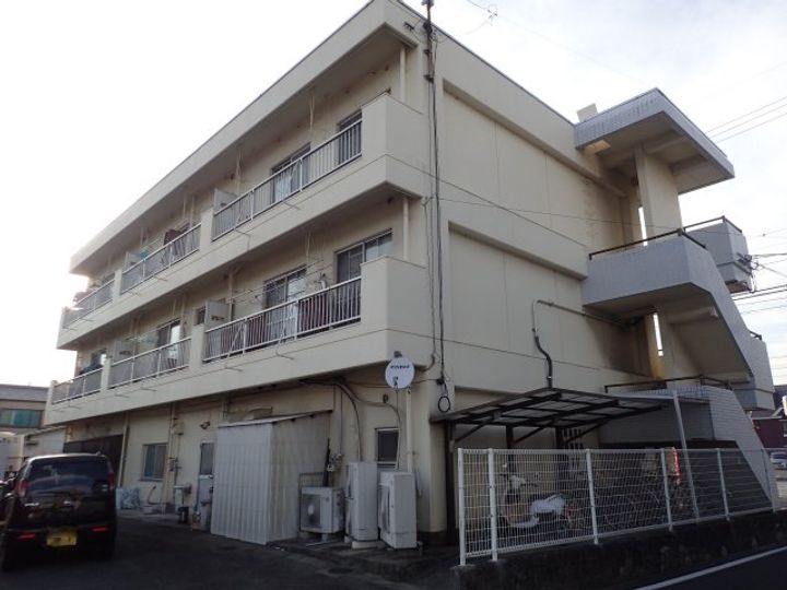 コーポ波藤302の外観