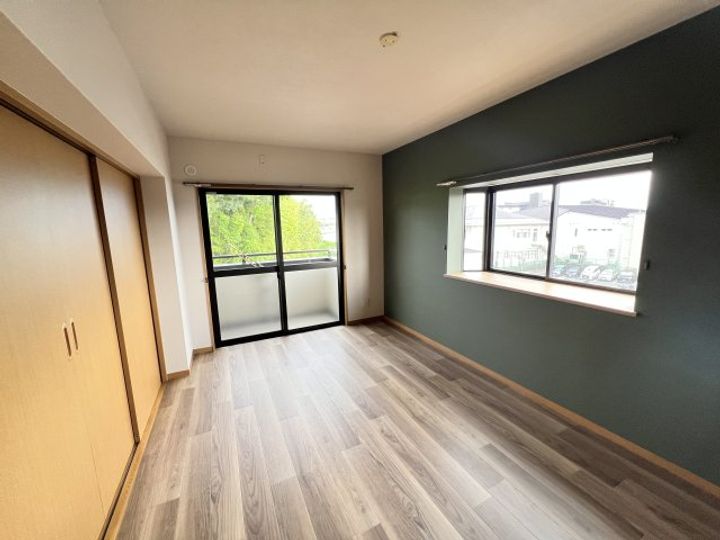 コリーヌ鷹子の居間