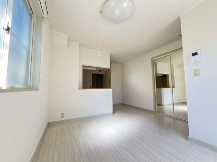 フローラルコートの居間