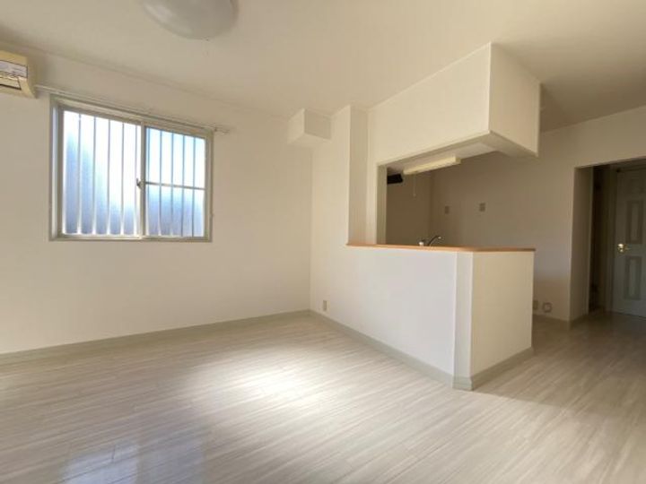 フローラルコートの居間