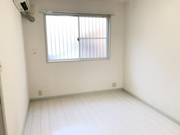 フローラルコートの内装