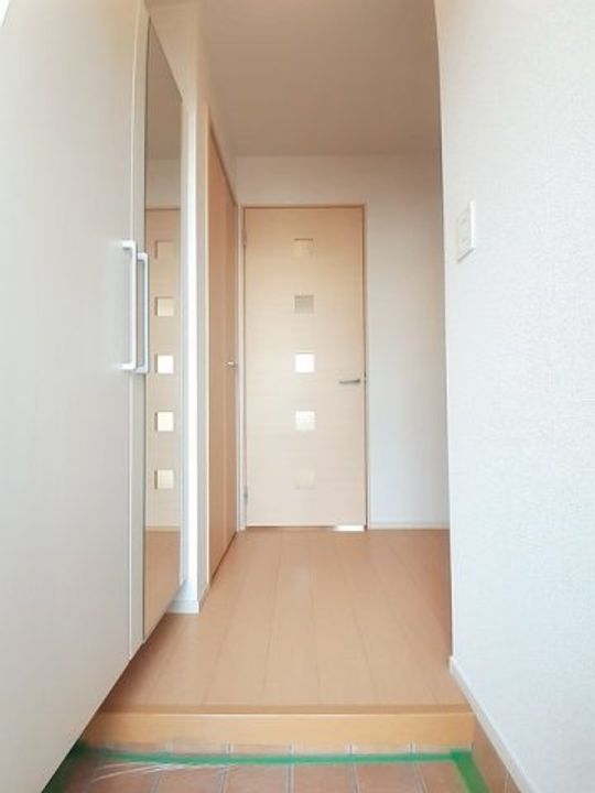 ル プランタンの玄関