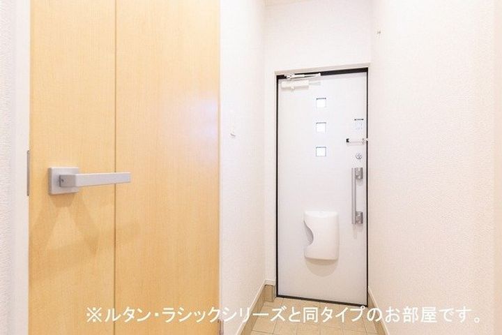 アルストロメリアの玄関