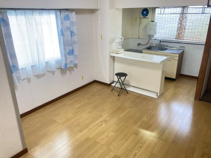 寿レジデンス・205の居間