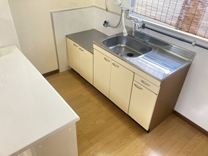 寿レジデンス・205のキッチン