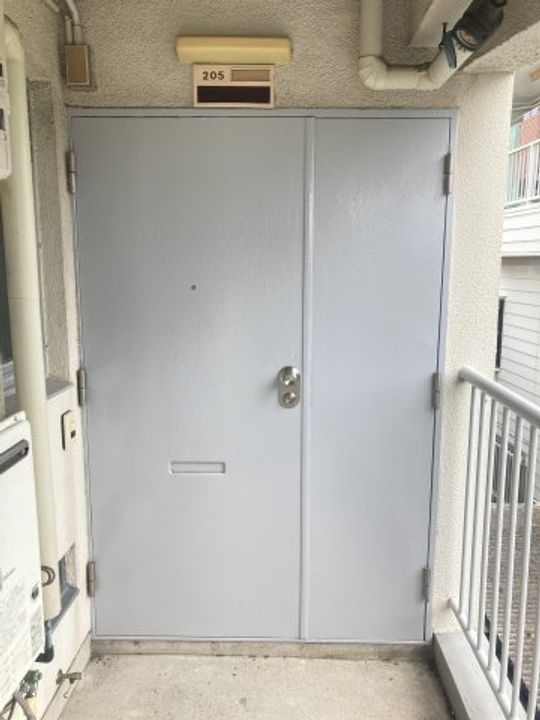 寿レジデンス・205の玄関