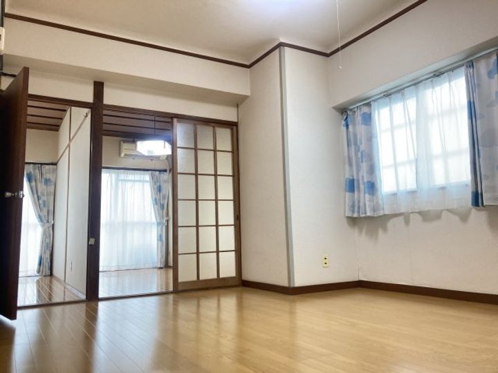 寿レジデンス・205の居間