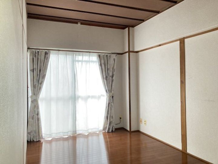 寿レジデンス・302の居間