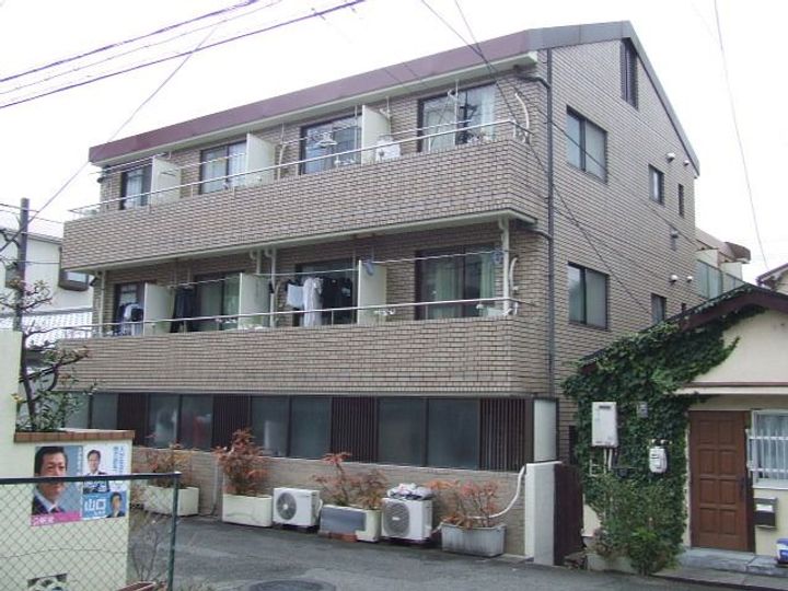 イナホハイツの外観