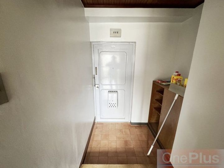 金盃第2ビル高羽荘の玄関