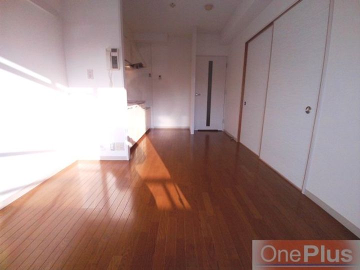 プロスペリテ神戸506号室の居間