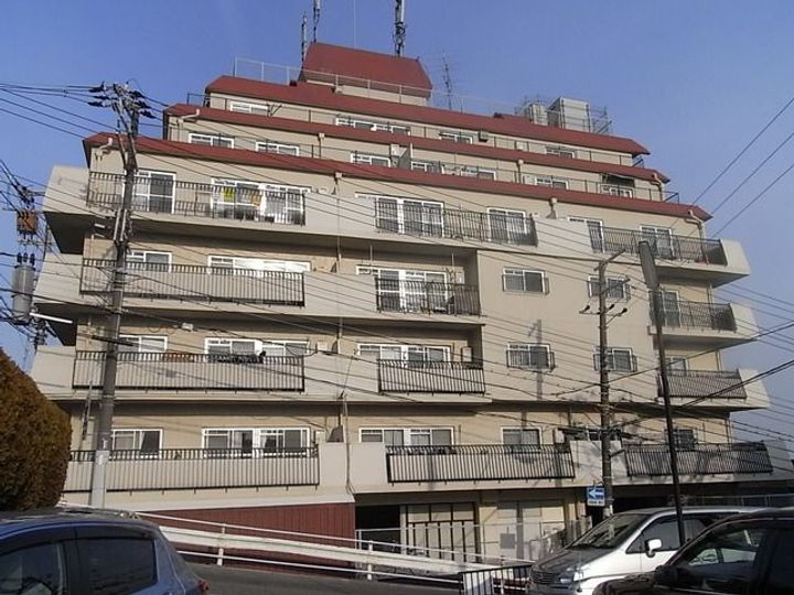 リアライズ高尾(旧:アーバン高尾)の外観