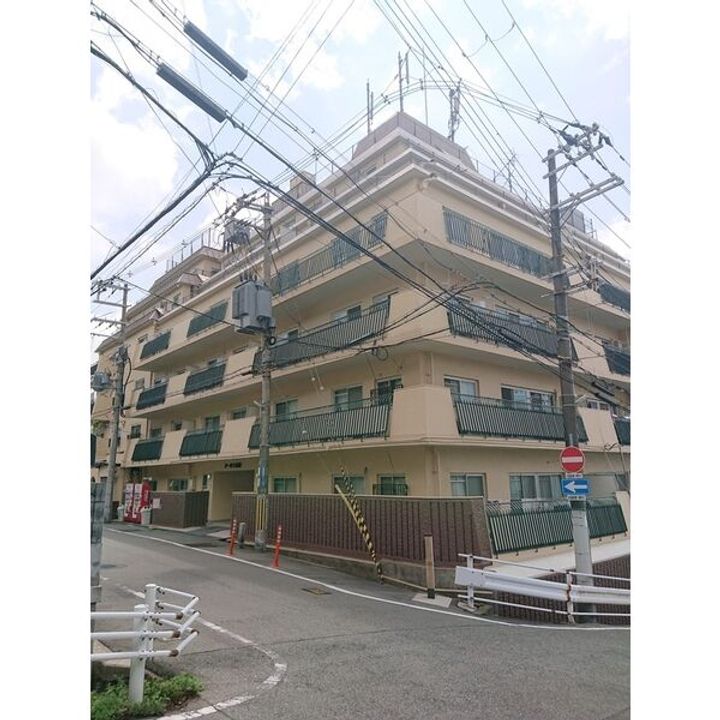 リアライズ高尾(旧:アーバン高尾)の外観