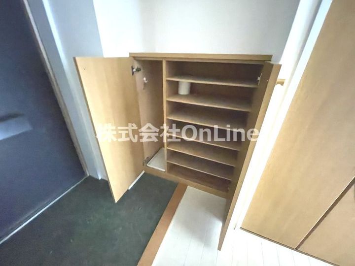 サンコーポラス小阪の玄関