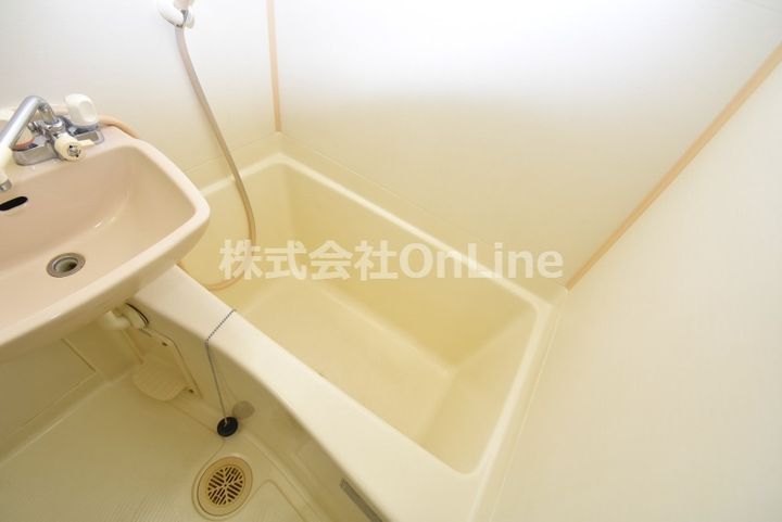 ブルグリンコート布施駅前の風呂