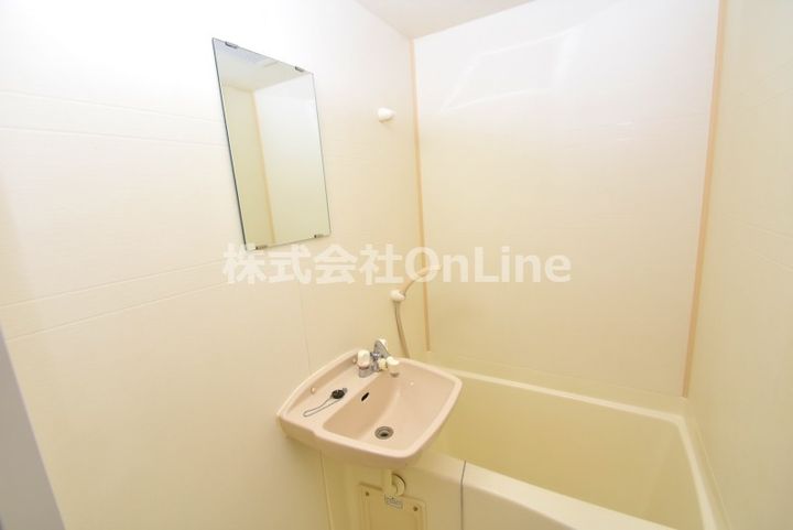 ブルグリンコート布施駅前の風呂