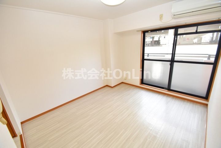 ブルグリンコート布施駅前の居間