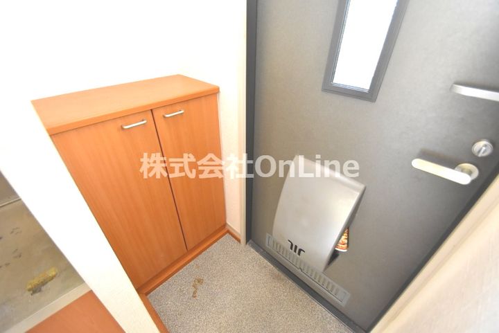 ビブレメゾンの玄関