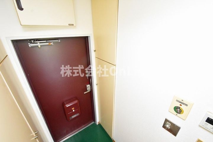 ミーテ大和の玄関