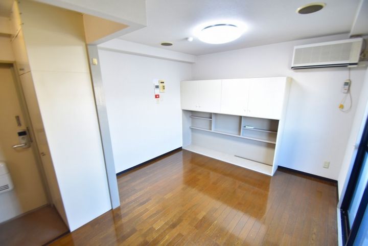 ロフティ岡田の居間