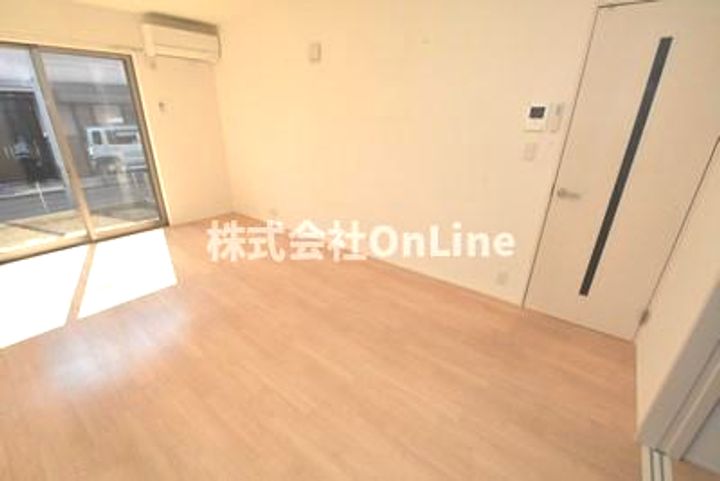 Comodo Residencia八尾南の居間