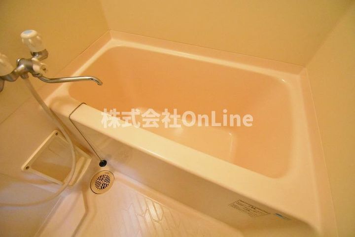 コーポローレル布施の風呂
