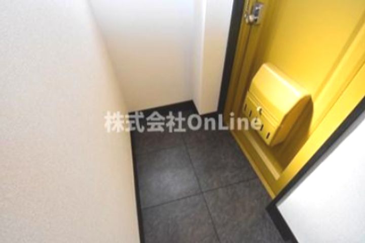 大阪府八尾市緑ヶ丘4丁目(アパート)の賃貸物件の玄関
