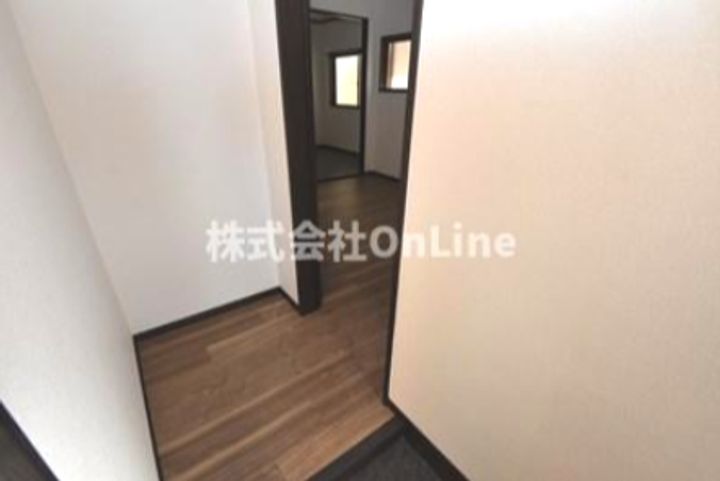 大阪府八尾市緑ヶ丘4丁目(アパート)の賃貸物件の玄関