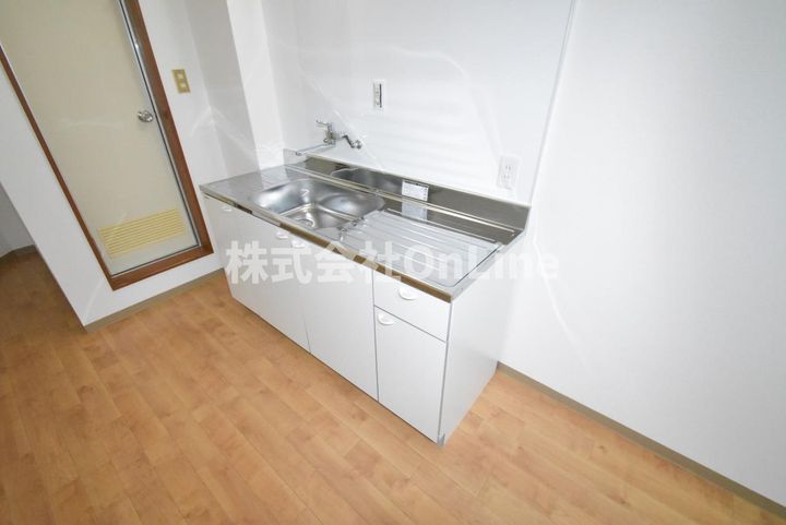 フライングブルーのキッチン