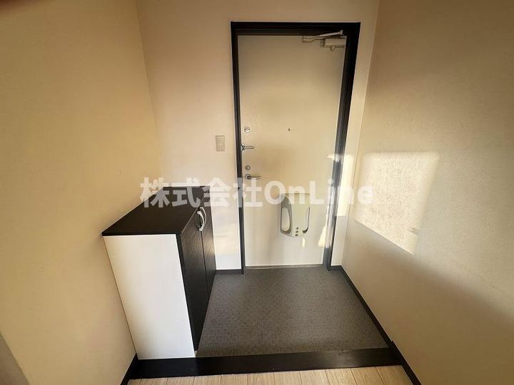 アームスコート若江岩田の玄関