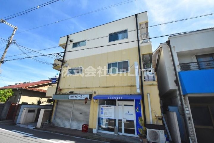 レジェンド小阪の外観