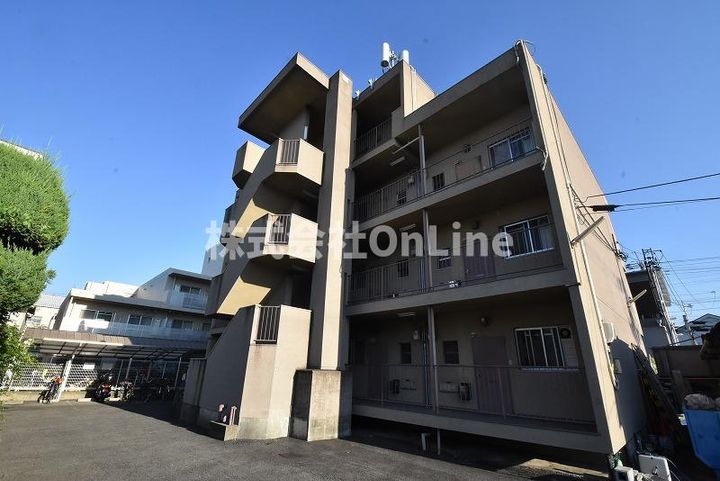 西山本コーポラス1号の外観