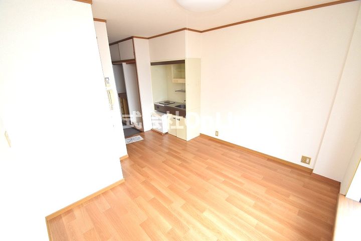 大阪府東大阪市近江堂2丁目(マンション)の賃貸物件の居間