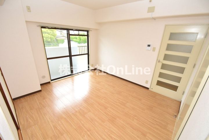 大阪府東大阪市岩田町4丁目(マンション)の賃貸物件の居間