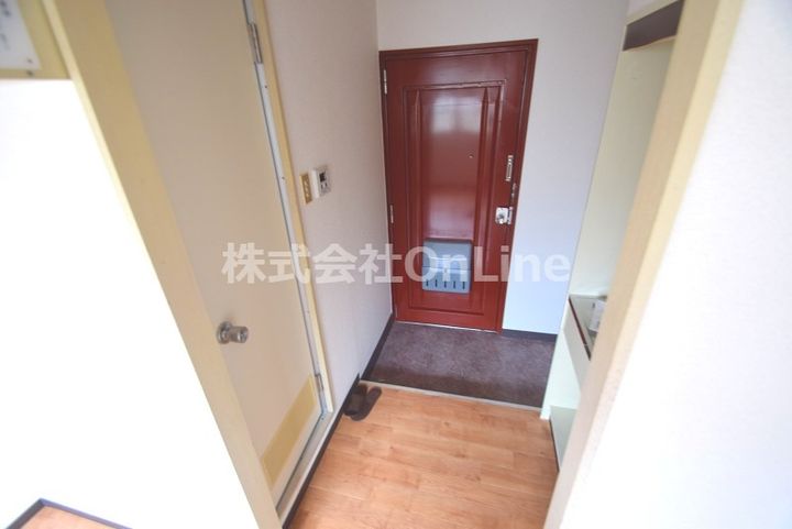 大阪府東大阪市小若江2丁目(マンション)の賃貸物件の玄関