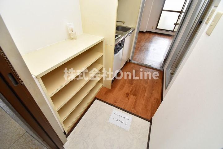 大阪府東大阪市大蓮東2丁目(マンション)の賃貸物件401の玄関