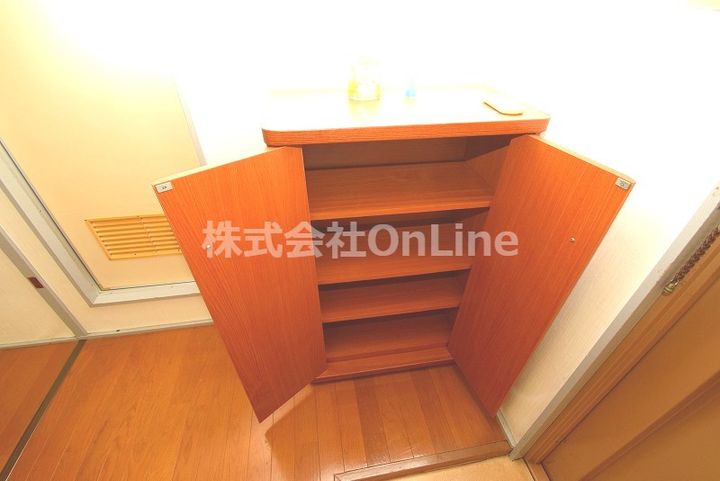 大阪府東大阪市南上小阪(マンション)の賃貸物件206の玄関