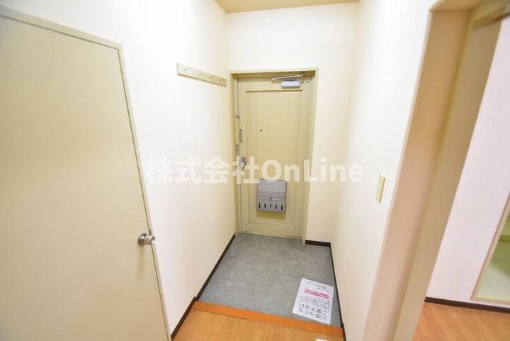 大阪府東大阪市横枕(マンション)の賃貸物件102の玄関