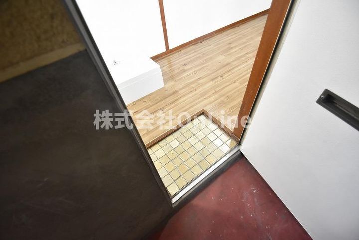 大阪府東大阪市大蓮南2丁目(マンション)の賃貸物件303の玄関