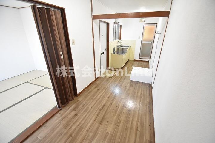 大阪府東大阪市大蓮南2丁目(マンション)の賃貸物件303の居間