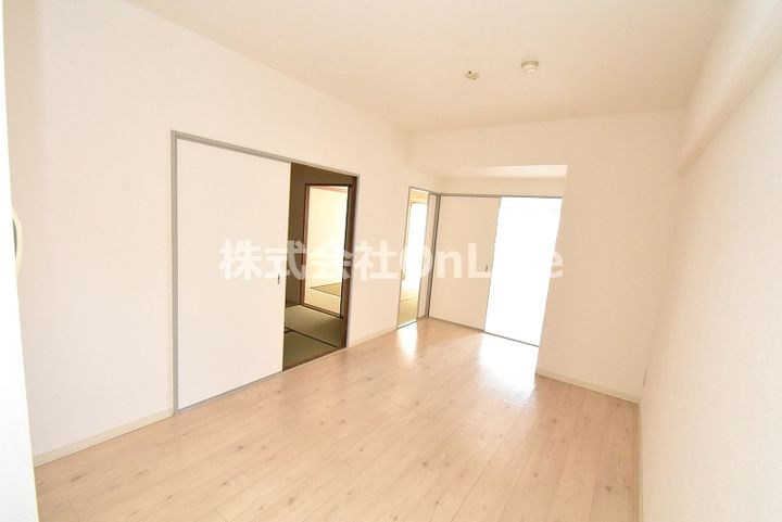 カーサ・ベージュの居間