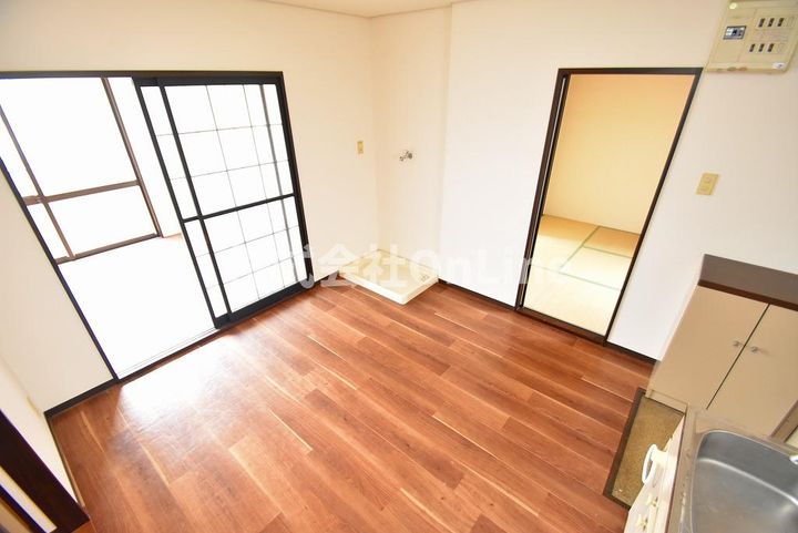 宮脇ハイツの居間