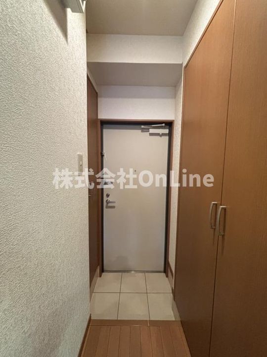 インパレス小阪の玄関